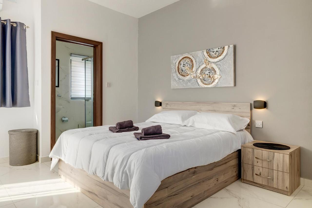 Chic 2Br Penthouse Steps From The Promenade Apartment Sliema Exterior photo