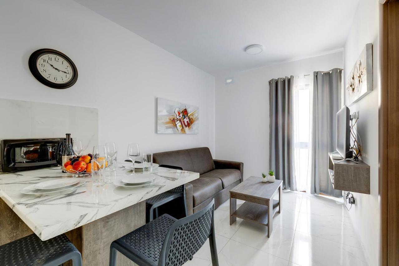 Chic 2Br Penthouse Steps From The Promenade Apartment Sliema Exterior photo