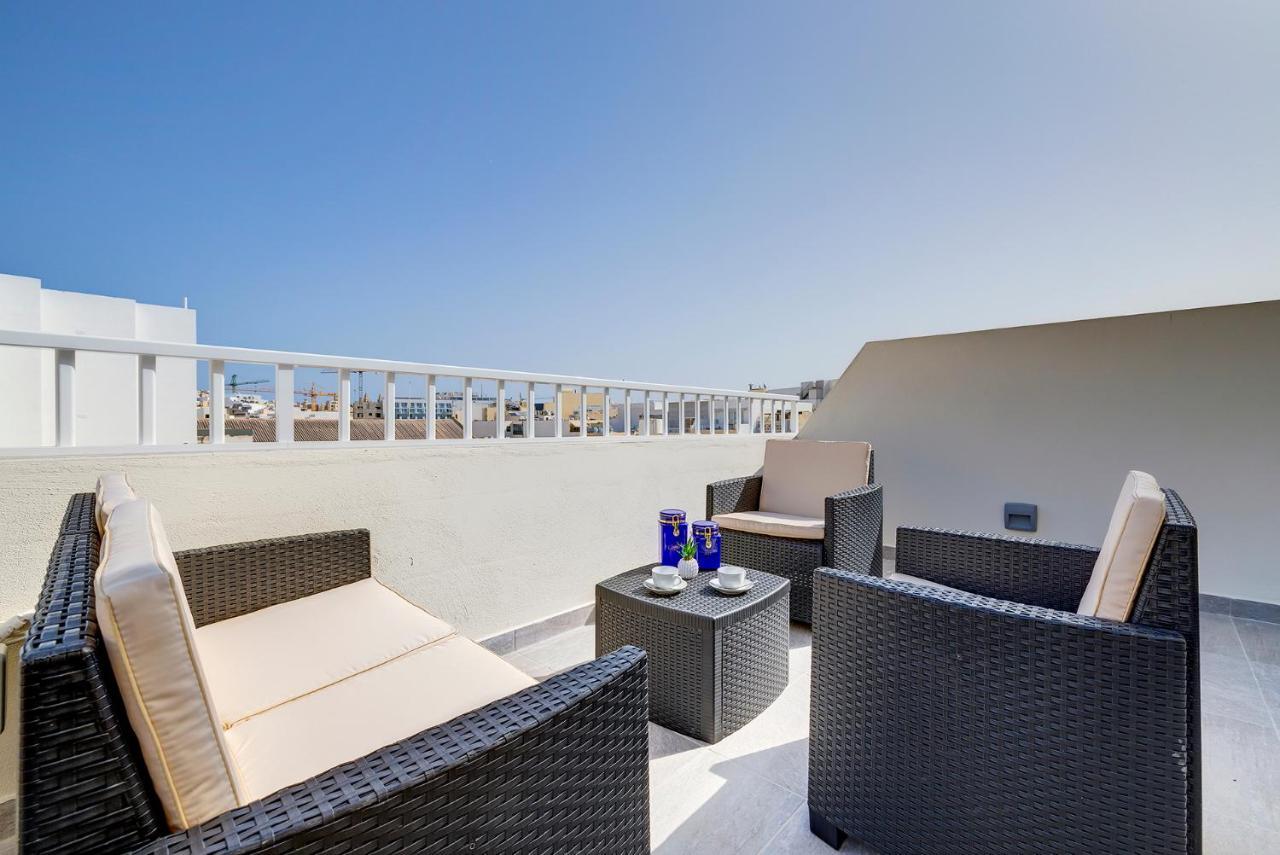 Chic 2Br Penthouse Steps From The Promenade Apartment Sliema Exterior photo
