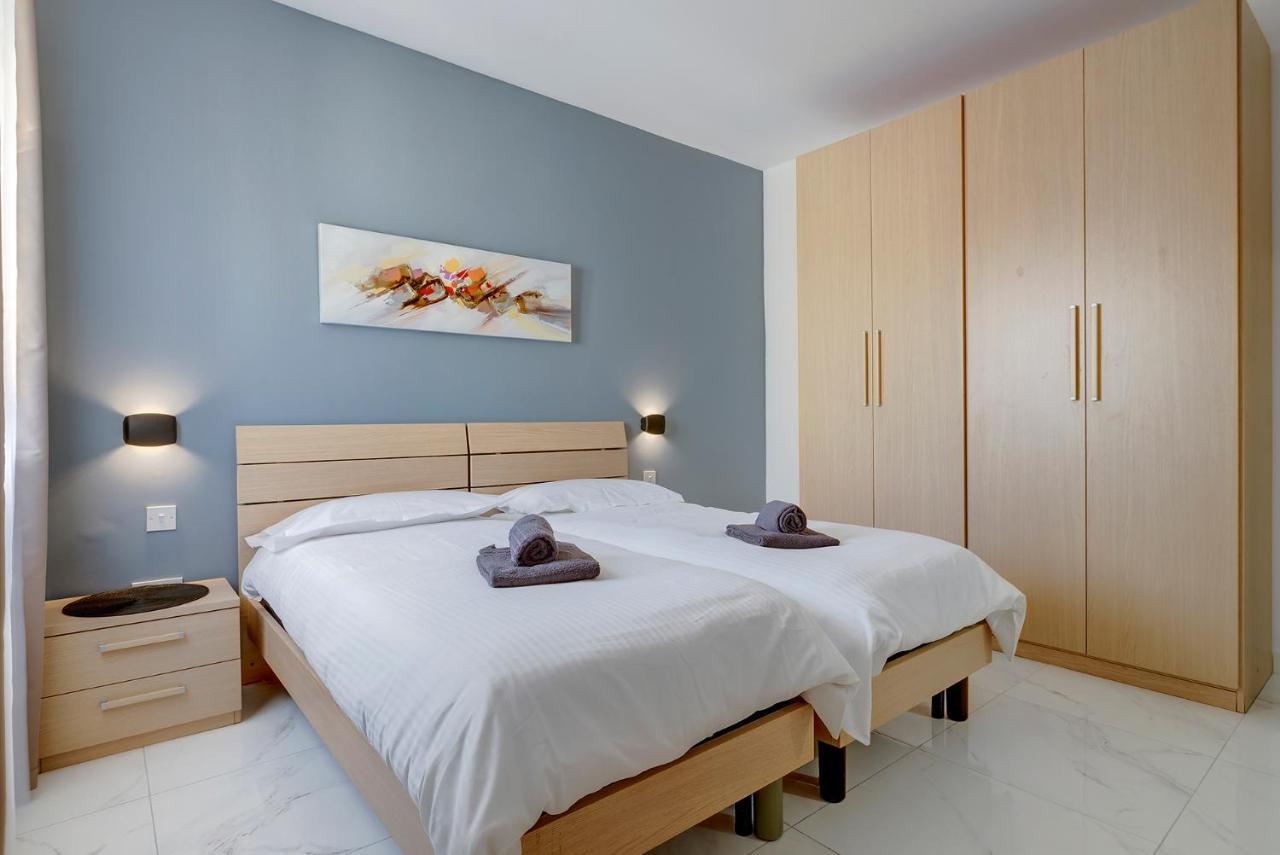 Chic 2Br Penthouse Steps From The Promenade Apartment Sliema Exterior photo